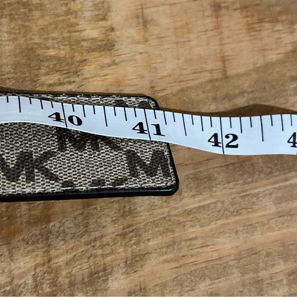 Michael kors‎ Womens brown and tan signature leather and canvas belt size 41” - Picture 7 of 7